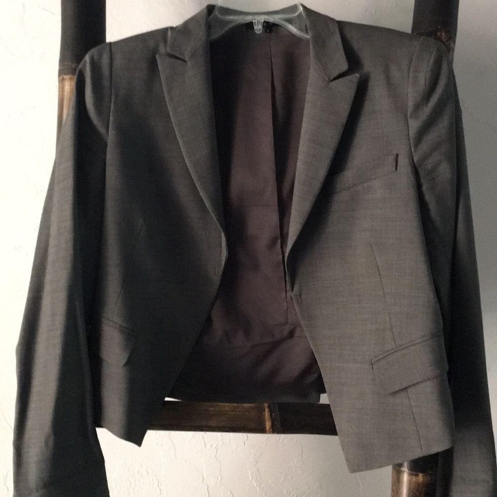 Gray Theory no button short jacket